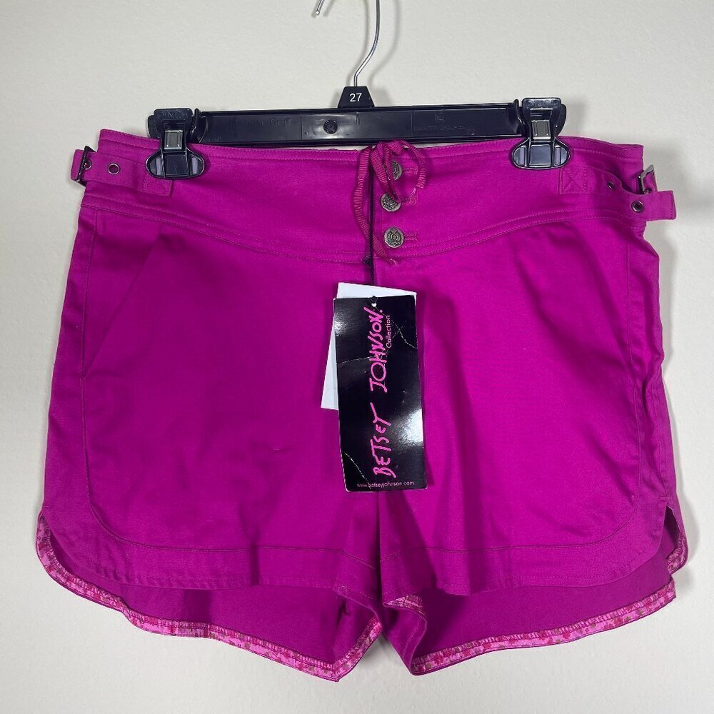 NWT! Betsey Johnson Women's Fushia Pink Buckle Side Shorts Size: 6